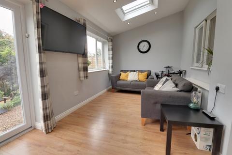 3 bedroom terraced house for sale, Lime Tree Road, Wolverhampton WV8