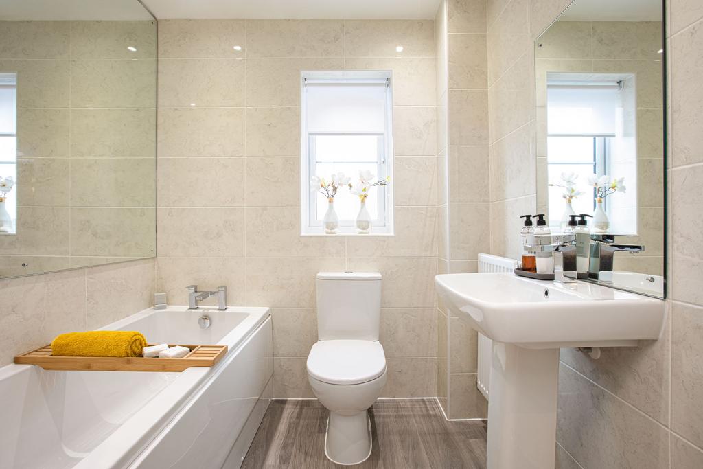 Family bathroom in the Kingsley 4 bedroom home