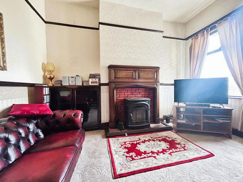 Kingsland Crescent, Barry CF63 4 bed end of terrace house for sale £