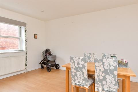 2 bedroom apartment for sale, Station Road, Redhill, Surrey