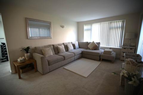 6 bedroom semi-detached house for sale, Renishaw Drive, Leicester