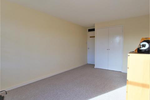 2 bedroom apartment to rent, Festival Court, Chichester