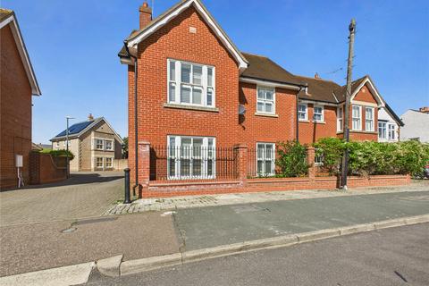 3 bedroom house for sale, The Rayleighs, Drury Road, Colchester, Essex, CO2