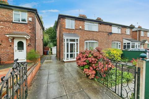 8 Ivylea Road, Manchester, M19 1WT