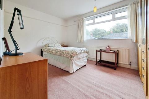 8 Ivylea Road, Manchester, M19 1WT