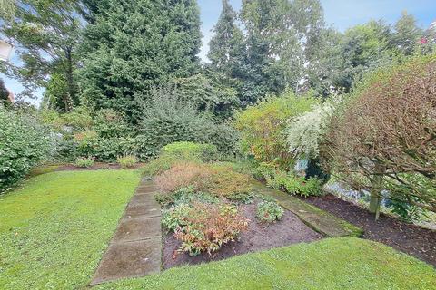 8 Ivylea Road, Manchester, M19 1WT
