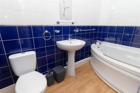 2 bedroom flat for sale, Northumberland Square, North Shields