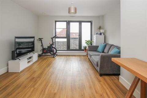 1 bedroom apartment for sale, William Hunter Way, Brentwood