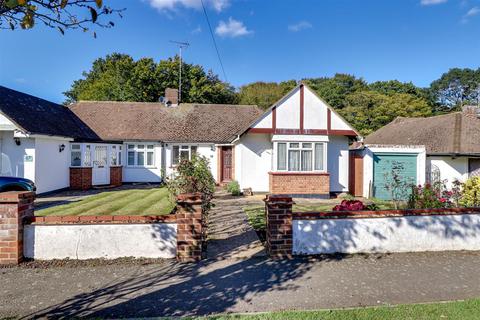 2 bedroom semi-detached bungalow for sale, St. Davids Drive, Leigh-on-Sea SS9