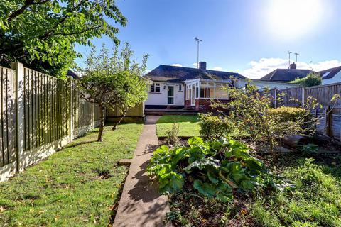 2 bedroom semi-detached bungalow for sale, St. Davids Drive, Leigh-on-Sea SS9