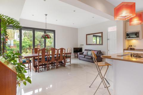 64 Culmington Road, London, W13 9NH