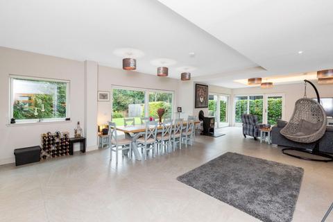 10 William Burn Grove, Rosewell, EH24 9EU