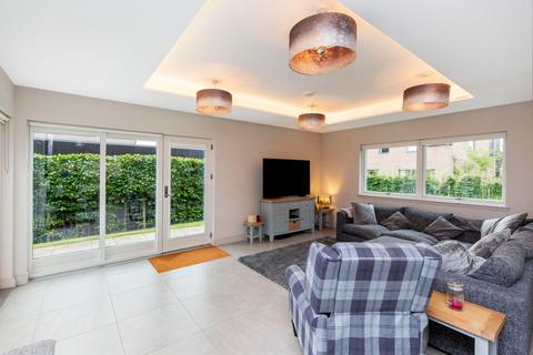 10 William Burn Grove, Rosewell, EH24 9EU