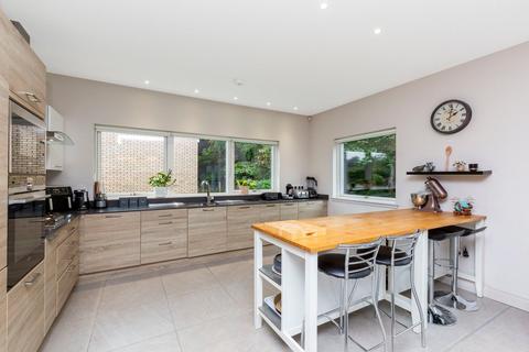 10 William Burn Grove, Rosewell, EH24 9EU