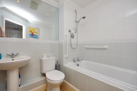 2 bedroom flat for sale, St. Annes Road, Eastbourne