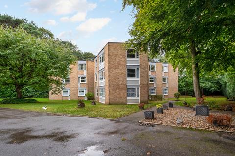 2 bedroom apartment for sale, Heathside, Weybridge, KT13