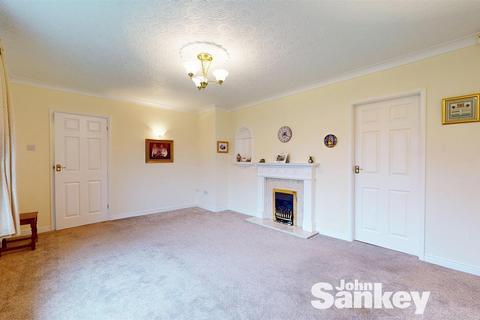 2 bedroom detached bungalow for sale, Derwent Avenue, Mansfield