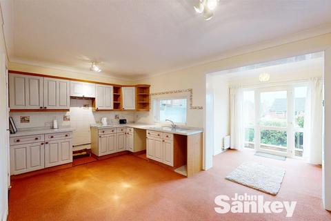 2 bedroom detached bungalow for sale, Derwent Avenue, Mansfield