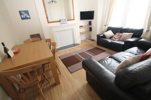 4 bedroom terraced house to rent, Furzehill Road, Plymouth PL4