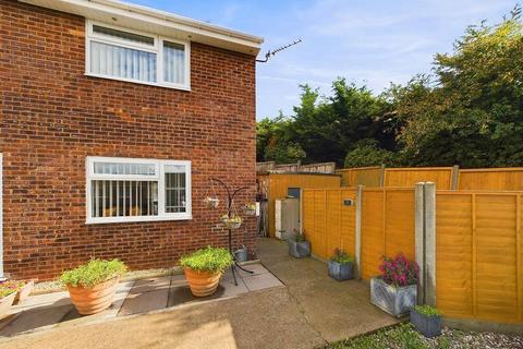 2 bedroom semi-detached house for sale, Bishops Avenue, Worcester, Worcestershire, WR3