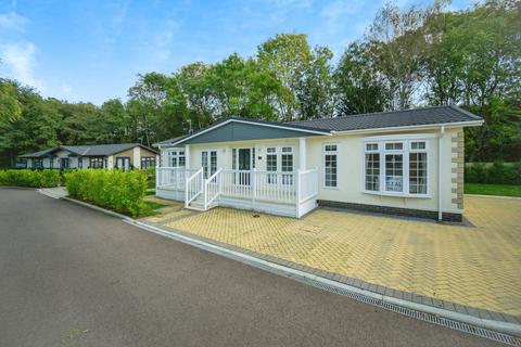 2 bedroom park home for sale, Godalming, Surrey, GU8