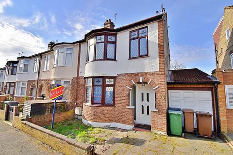 3 bedroom end of terrace house for sale, Abbotts Crescent, Highams Park, London. E4 9SA