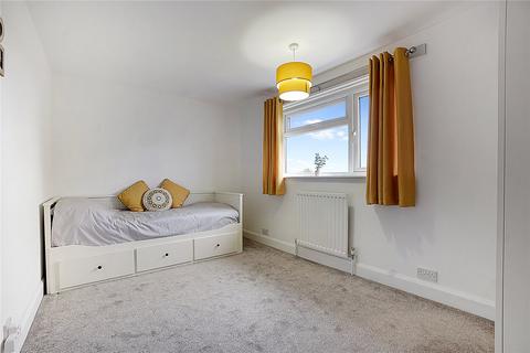 42 Benenden Road, Wainscott, Rochester, ME2 4NX
