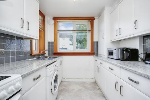 12/6 Oxgangs Avenue, Edinburgh, EH13 9JB