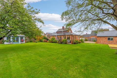 4 bedroom cottage for sale, The Willows, Kelham Road, Newark