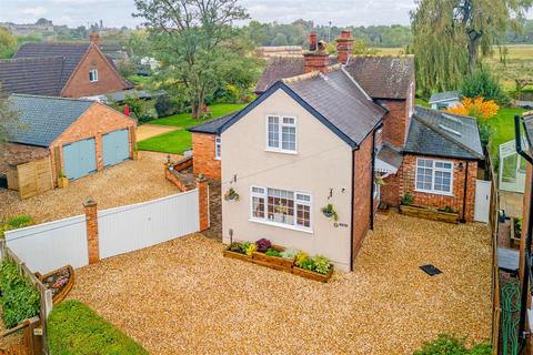 4 bedroom cottage for sale, The Willows, Kelham Road, Newark