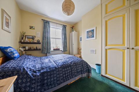 34 Queens Road, Teddington, TW11 0LR