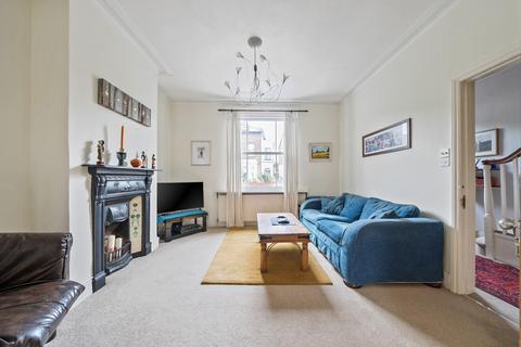 34 Queens Road, Teddington, TW11 0LR