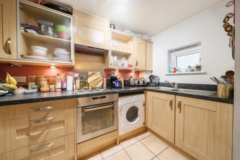 2 bedroom flat for sale, High Wycombe,  Buckinghamshire,  HP11