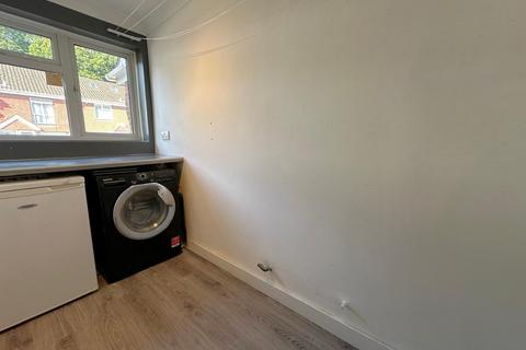 3 bedroom end of terrace house for sale, Queendown Avenue, Rainham