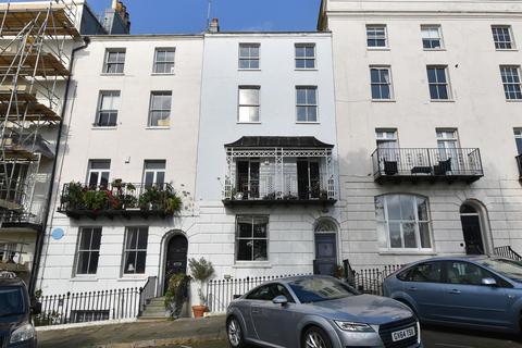 7 bedroom terraced house for sale, Wellington Square, Hastings