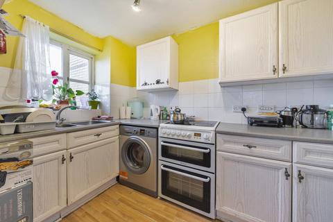 1 bedroom flat for sale, Sherfield Close, New Malden