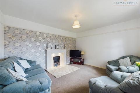 3 bedroom terraced house for sale, Woodlea Avenue, Upton, CH2