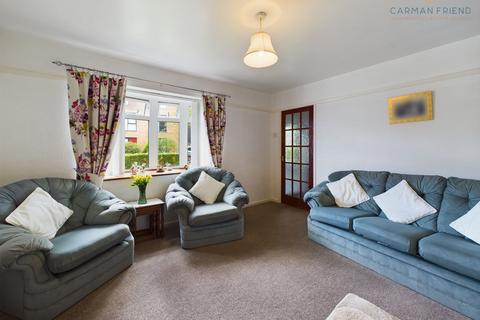 3 bedroom terraced house for sale, Woodlea Avenue, Upton, CH2