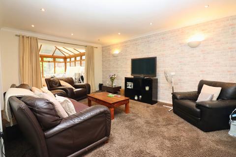 4 bedroom detached house for sale, Minster Close, Rayleigh SS6