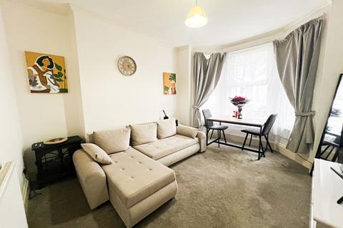 1 bedroom ground floor flat to rent, Meanley Road, London, E12