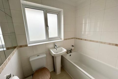 2 Swallowfield, Tamworth, B79 7SG