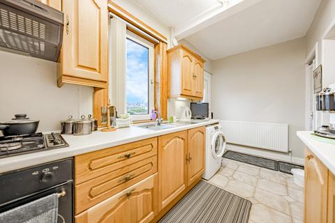 69 Randolph Drive, Clarkston, Glasgow, G76 8AN