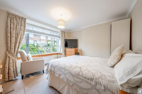 69 Randolph Drive, Clarkston, Glasgow, G76 8AN