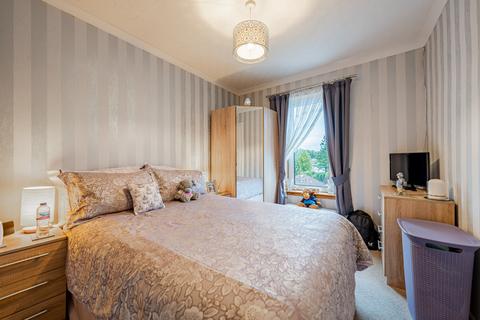 69 Randolph Drive, Clarkston, Glasgow, G76 8AN