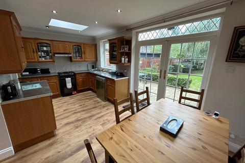 65 Ainslie Wood Road, London, E4 9BX