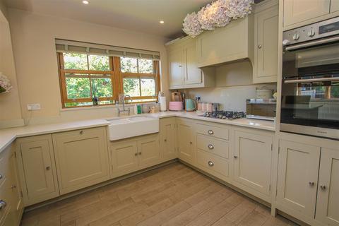 3 bedroom semi-detached bungalow for sale, Orchard Lane, Pilgrims Hatch, Brentwood