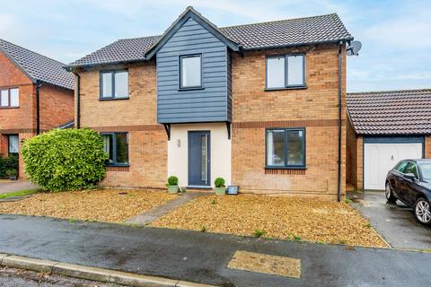 4 bedroom detached house for sale, St. Margarets Drive, Norwich