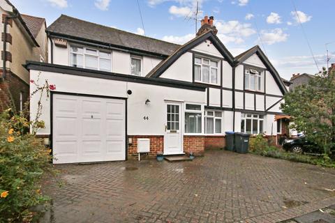 44 Buckhurst Way, East Grinstead, RH19 2AJ