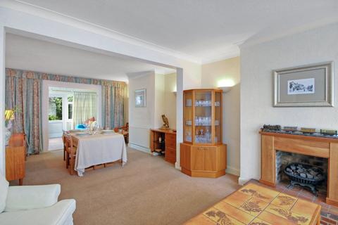 44 Buckhurst Way, East Grinstead, RH19 2AJ