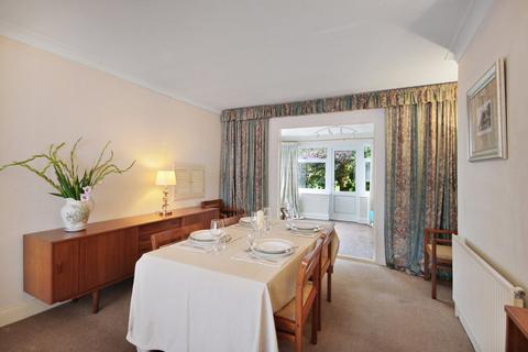 44 Buckhurst Way, East Grinstead, RH19 2AJ